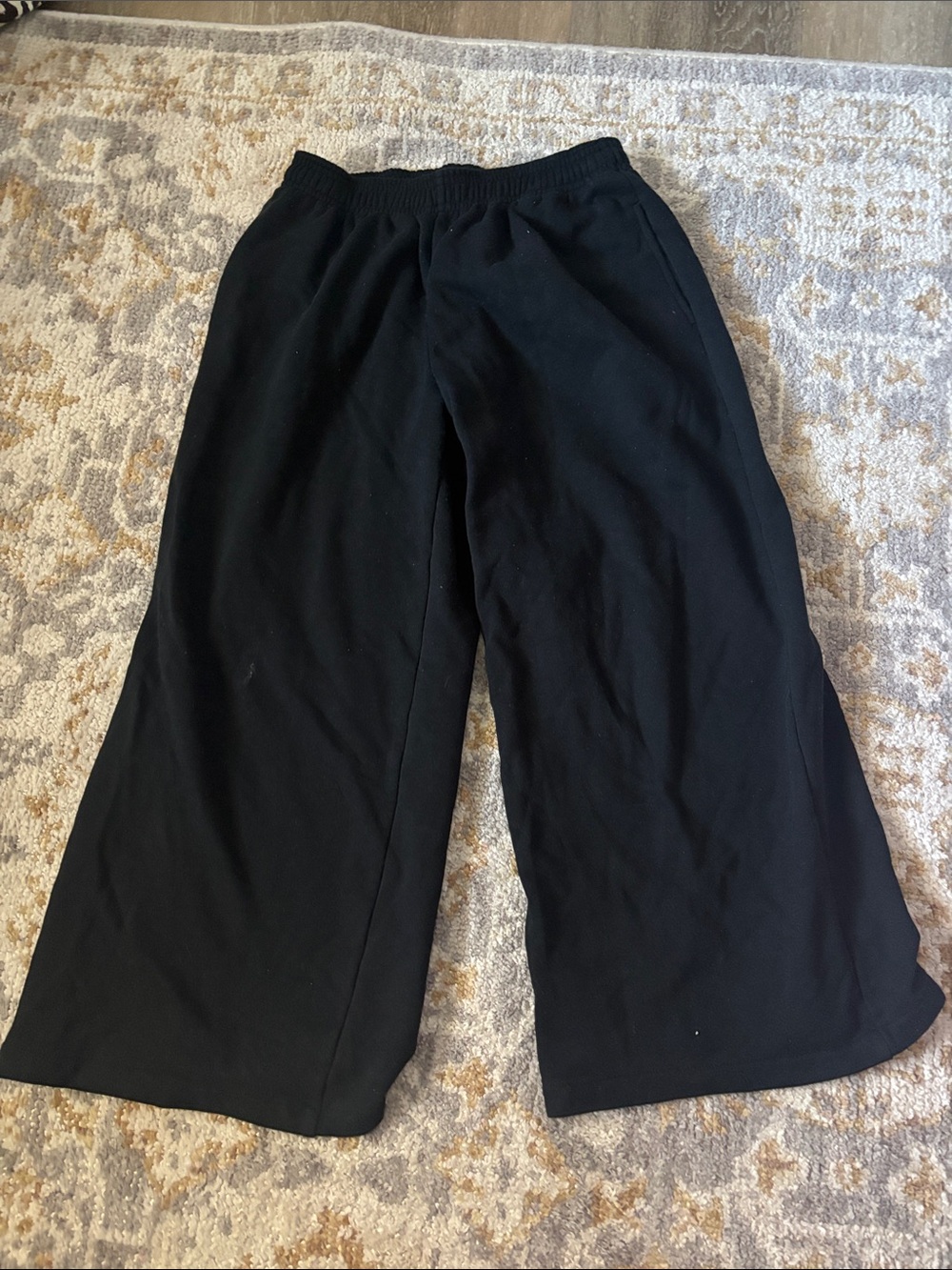 UNIQLO Wide Leg Black Knit Pants